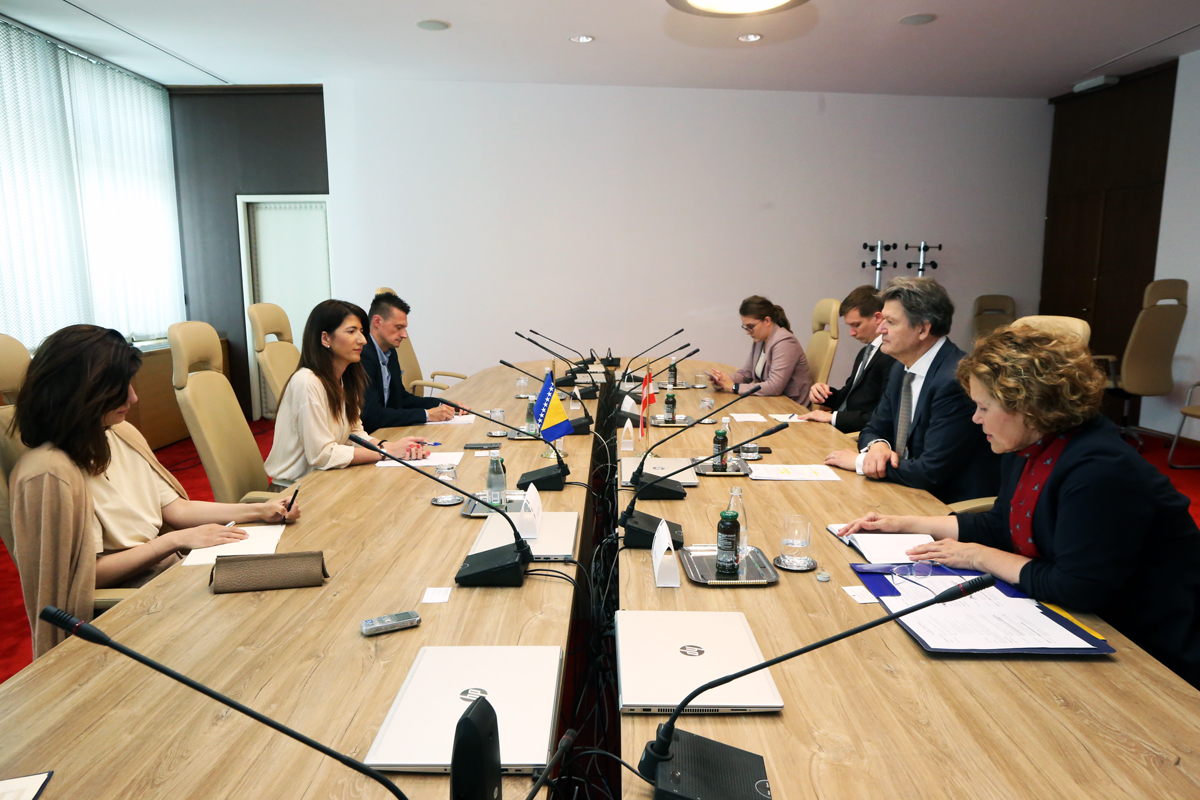 Chair of the Committee on Foreign Affairs of the House of Representatives, Darijana Filipović, and the Deputy Chair, Sabina Ćudić, met with the representative of the National Council of Austria