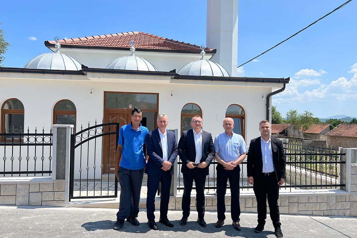 Zamjenik predsjedavajućeg Doma naroda PSBiH Kemal Ademović posjetio džemat Rabrani u Neumu 