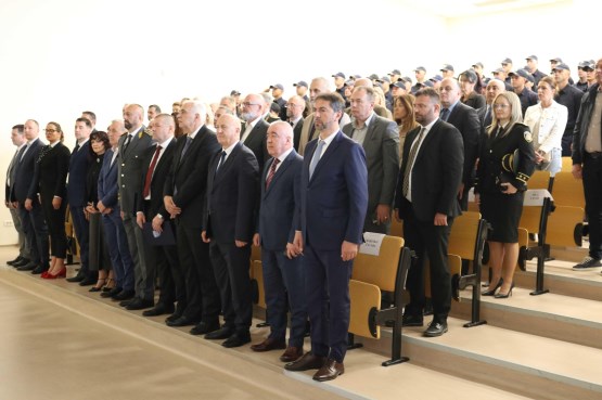 Zamjenik predsjedavajućeg Predstavničkog doma PSBiH Marinko Čavara prisustvovao u Mostaru svečanosti promocije i zakletve kadeta policijskih agencija BiH 